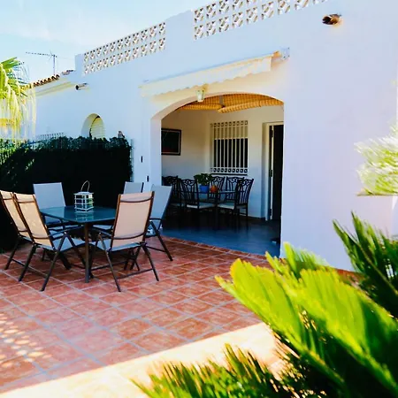 La Marina Nyaraló